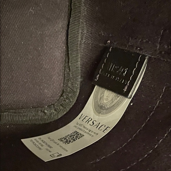 Versace La Greca Bucket Bag - Picture 9 of 11